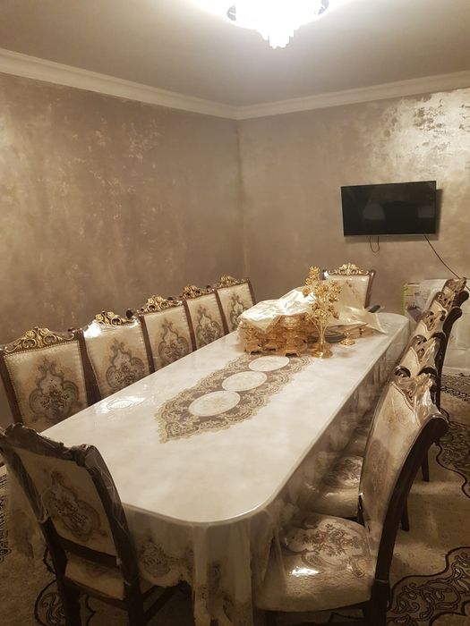 Stol stul sotiladi mehmonxonaga