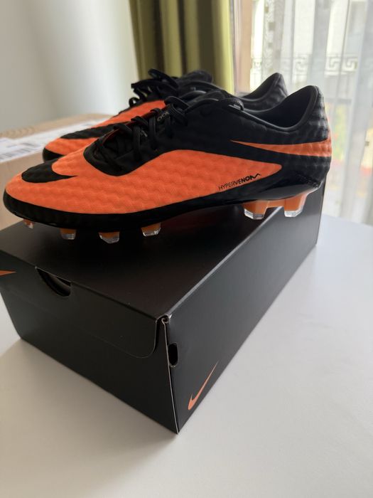 Ghete de fotbal Hypervenom