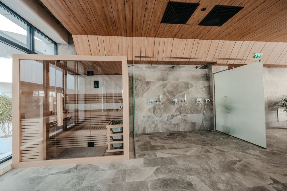 Inchiriez apartament doua camere , Mamaia nord , cu vedere la mare