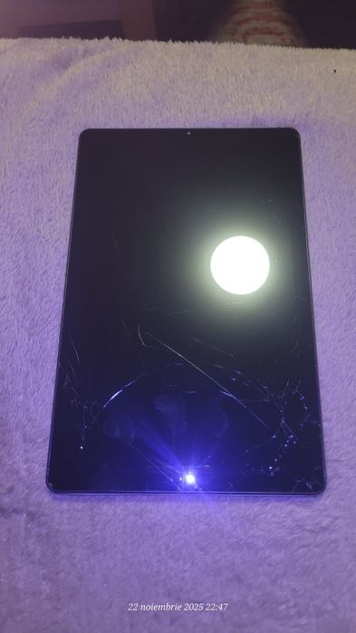 Vând tableta Lenovo tab m9