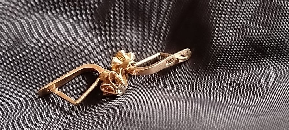 Продаются серьги золотые 583