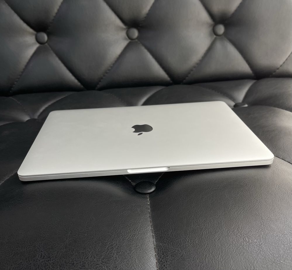 Apple MacBook Pro M2 2022 года в хорошем состоянии
