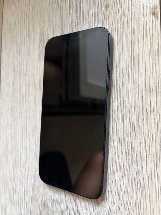 Продам iphone 12 в хорошем состоянии