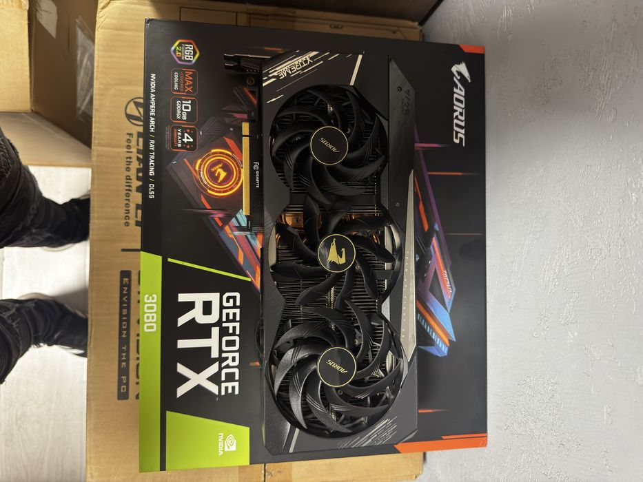 Placă video NVIDIA RTX 3080 10GB AORUS XTREME – cu afișaj LED