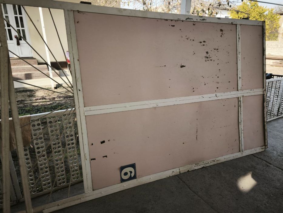 Дарвоза сотилади срочно