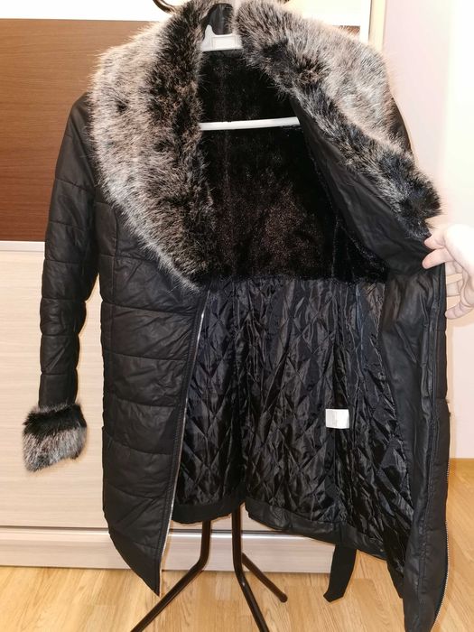 Vand haina dama pentru sezonul rece