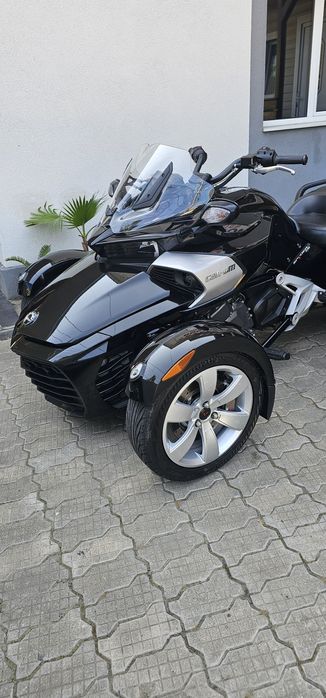Vând spyder can-am bombardier