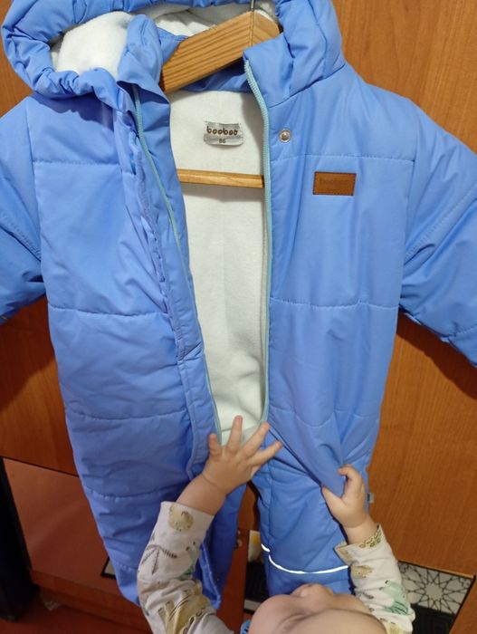 Продам комбинезон 86см