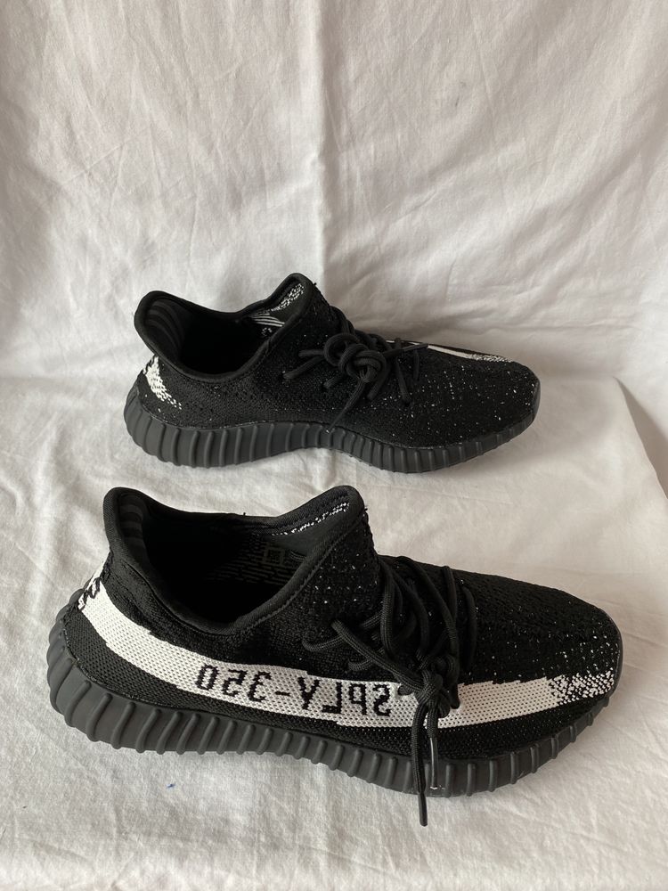 Adidas Yezzy Boost 350 V2 Oreo,marime 40