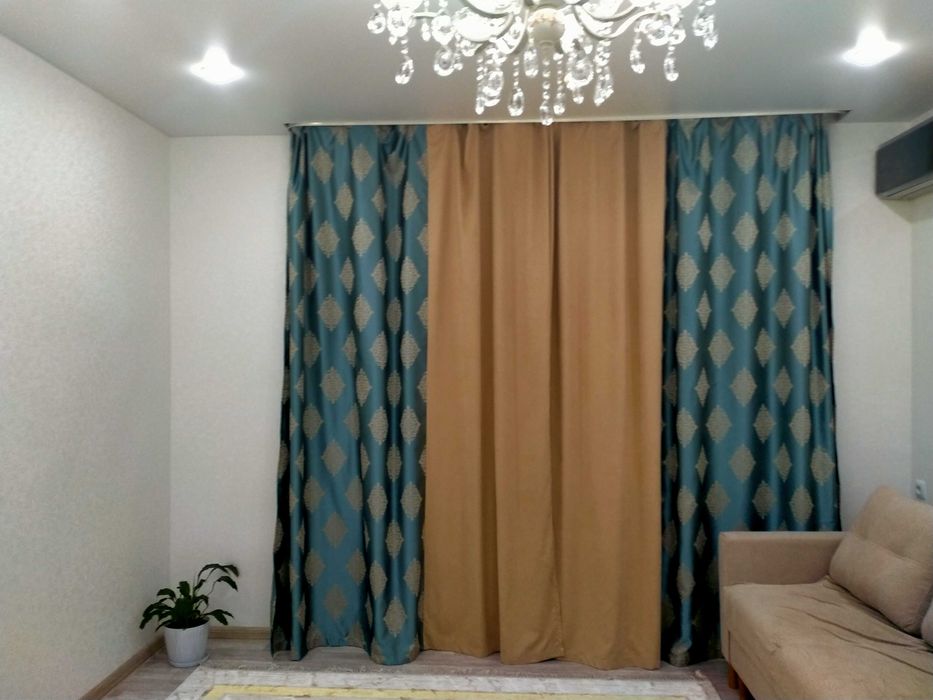 Продам шторы в зал