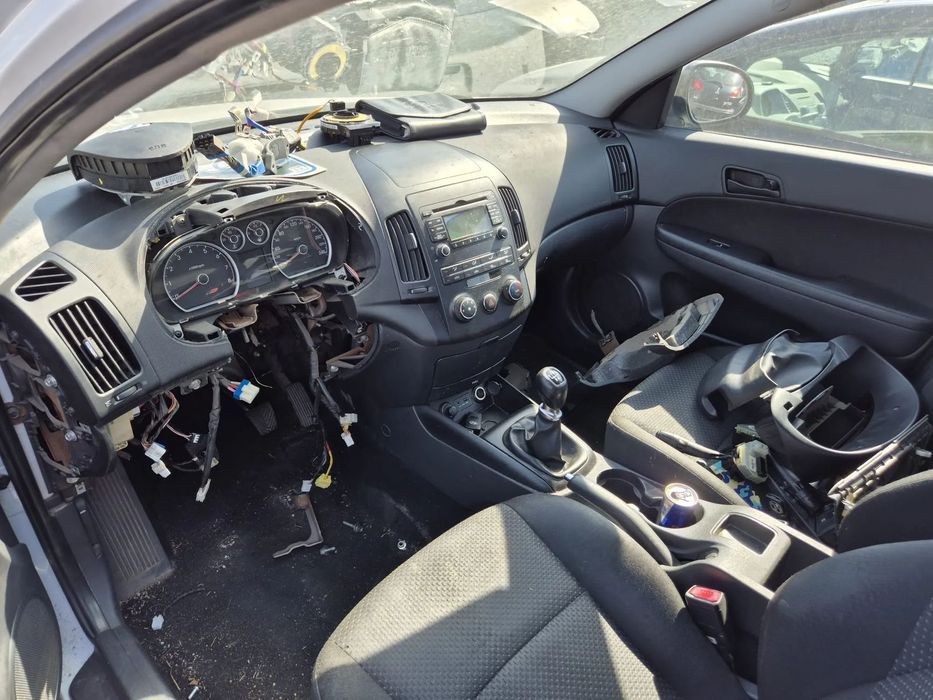 Dezmembram Hyundai i30, an 2010, 1.4 benzina 16V, cutie viteze manuala