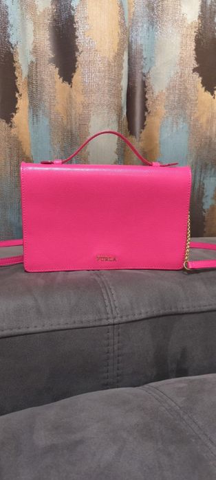 Чанта на FURLA  в цикламен цвят