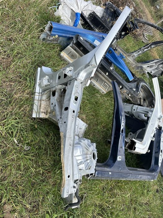 Lonjeron / Stalp / Prag Mercedes C Class W205