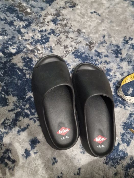 Papuci Lee Cooper  NOU marime 42/43  25/26 cm