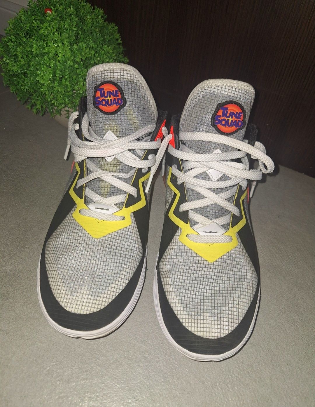 Нови Мъжки маратонки Nike x Space Jam LeBronLow "Sylvester vs Tweety"