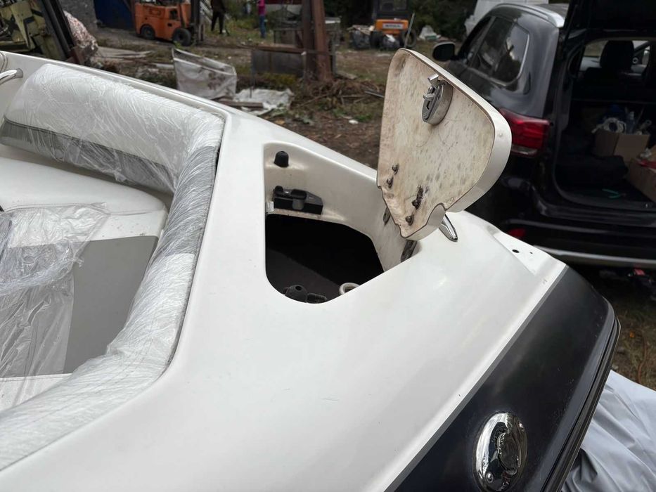 Vând o barcă Bryant 190DC cu motor Mercruiser 4.3 MPI de 210 CP