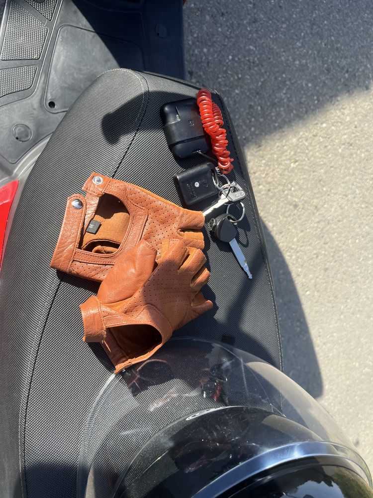 Scuter 49 cc Motowell Germania( Vespa Primavera)service, 2200 km, acte
