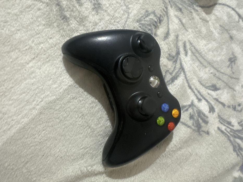 Xbox 360 pentru piese+controller