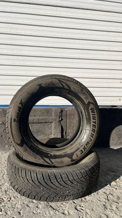 Зимние шины пробег всего 1000км обсолюднфе новый
