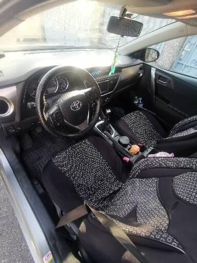 Vând Toyota auris 1.6 valvematic Touring