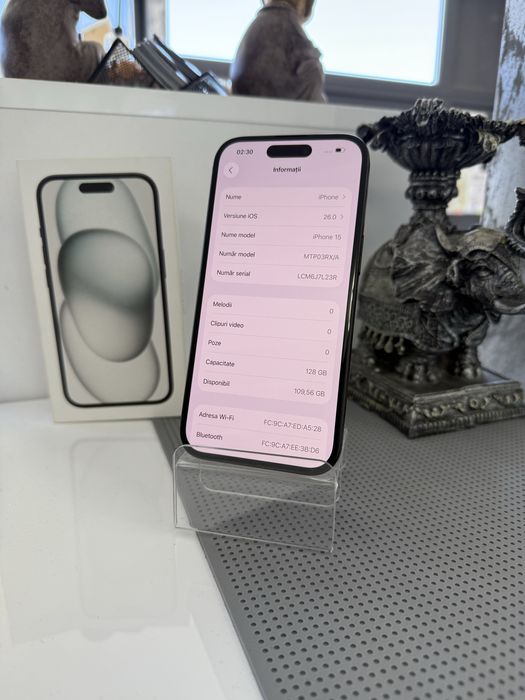 Vand iphone 15 de 128 gb