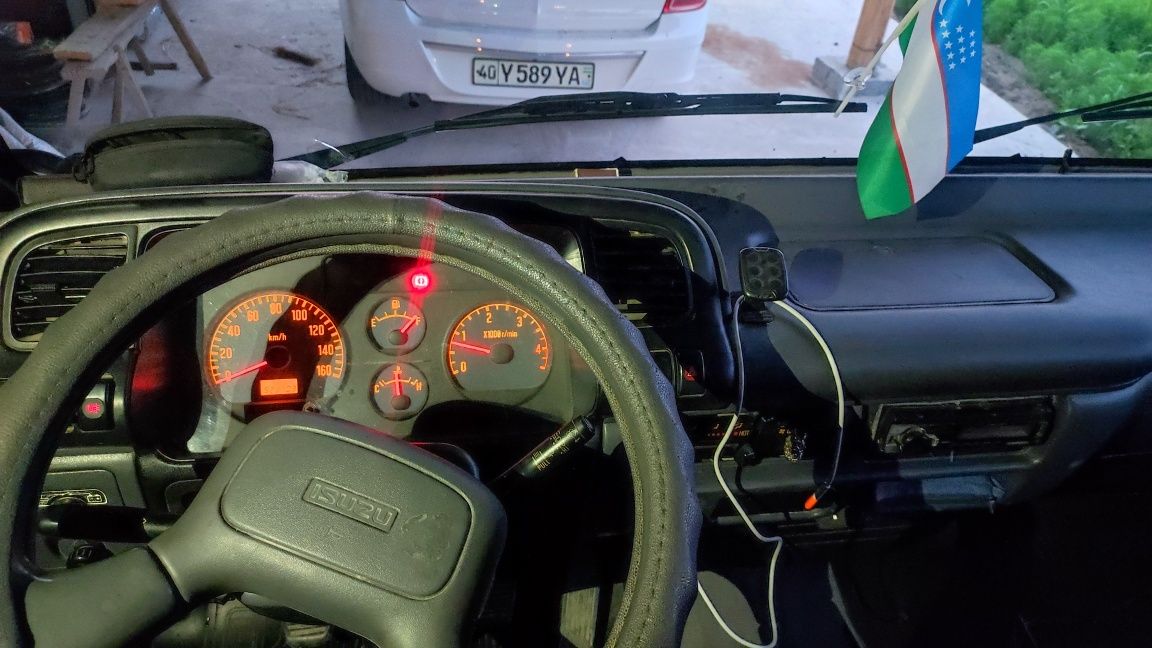 Isuzu_NQR_71PL_5t