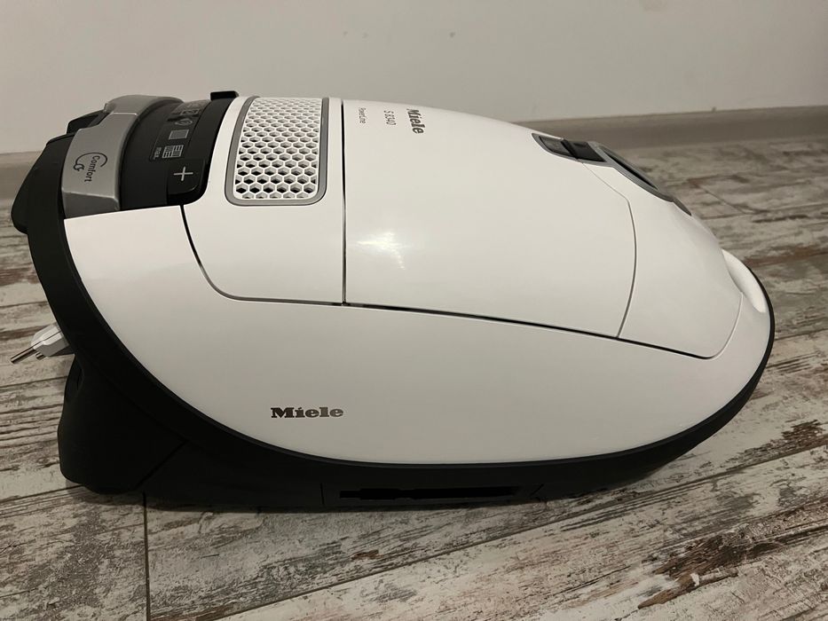 Masina de curat, Aspirator Miele S8340 Power Line