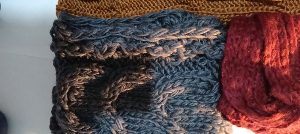 Patru gulere de dama noi