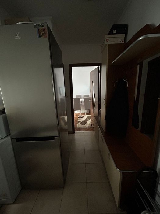 Vand apartament  cu 2 camere