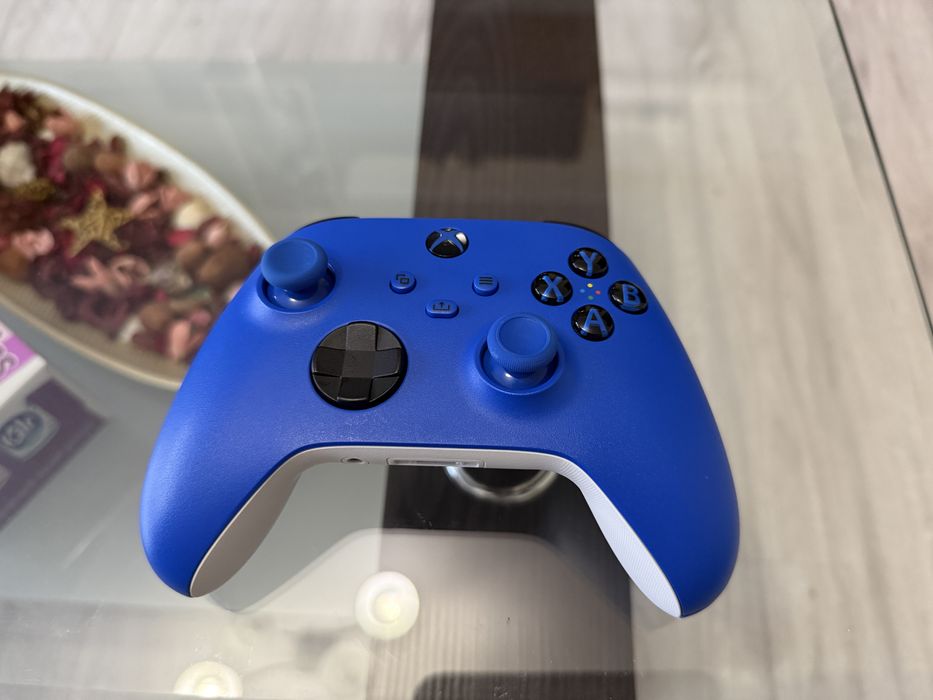 Controller/ maneta Xbox series x/s  functioneaza si pe xbox one /one s
