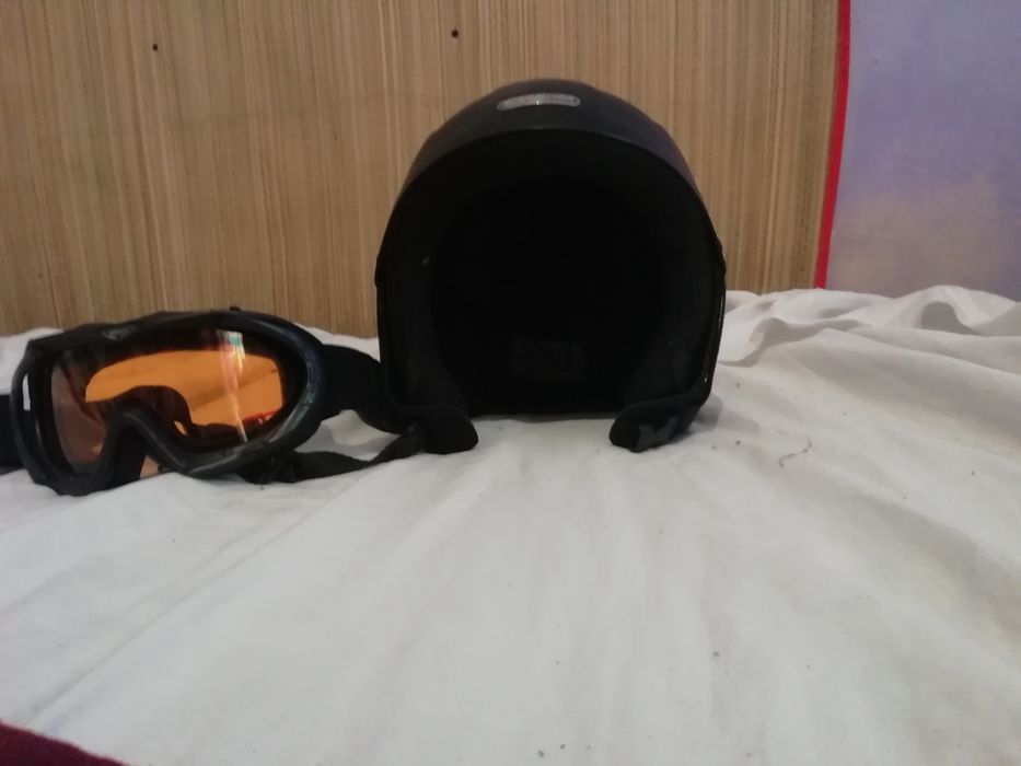 casca si ochelarii CARRERA