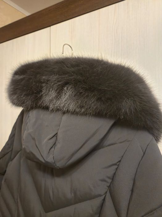 Дамско зимно яке с пухкава яка