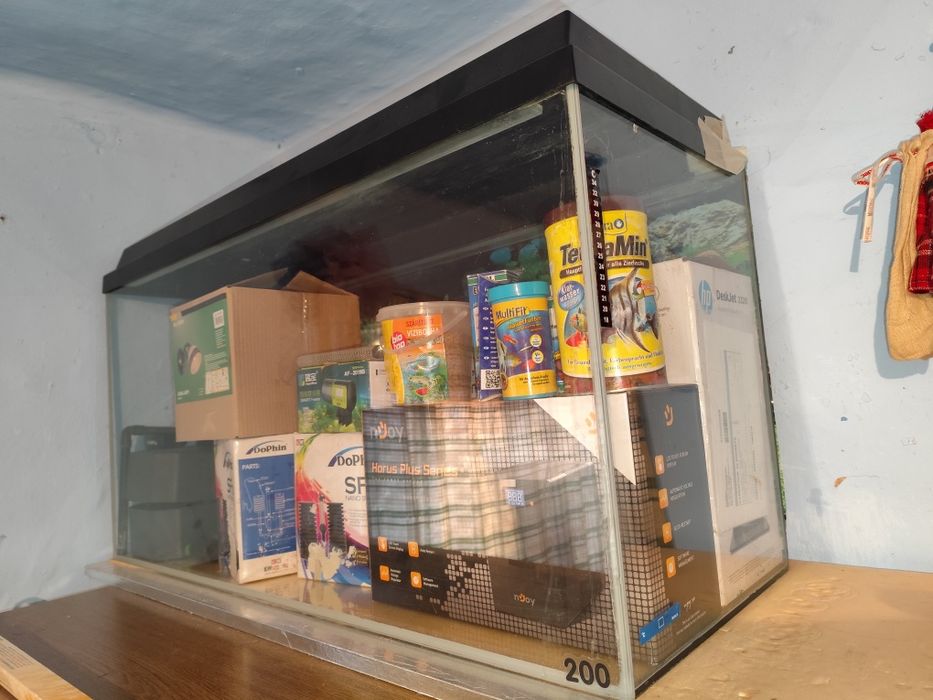 Acvariu cu capac pentru  pești de 200 litri