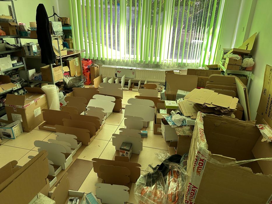 Vând stoc de marfă mixtă – preț foarte bun!