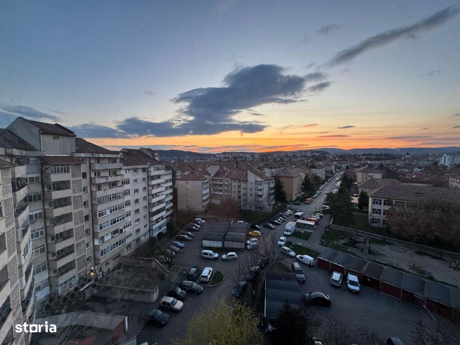 Apartament 4 camere decomandat – zonă centrală Sf. Gheorghe