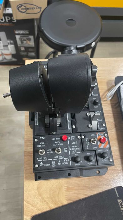 WinWing Orion 2 + NavyAce – професионален джойстик сет за симулатори