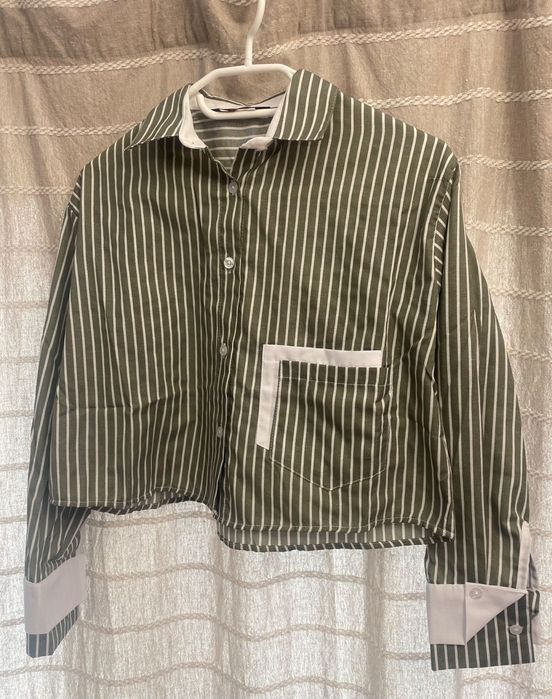 Раирана риза в зелено и бяло