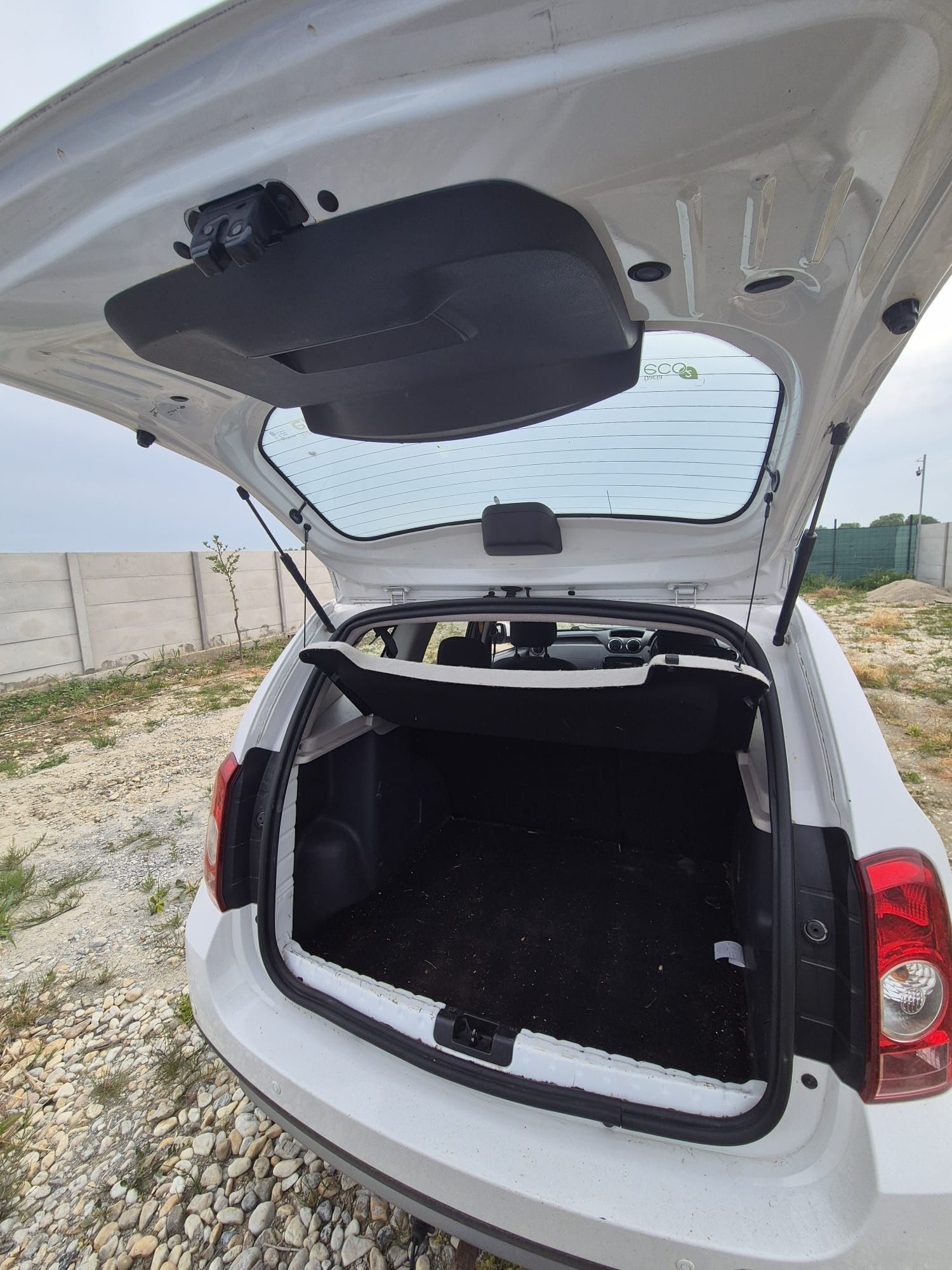 Dezmembrez Dacia Duster 1.5 dci euro 5