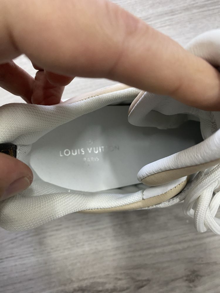 Reducere Louis Vuitton Archlight. Marimea 37