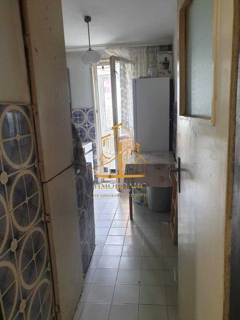 Продава се Четиристаен апартамент в Варна, Цветен квартал - 78 кв.м за 1731 €/кв.м - Снимка #4