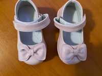 Pantofi roz fetita