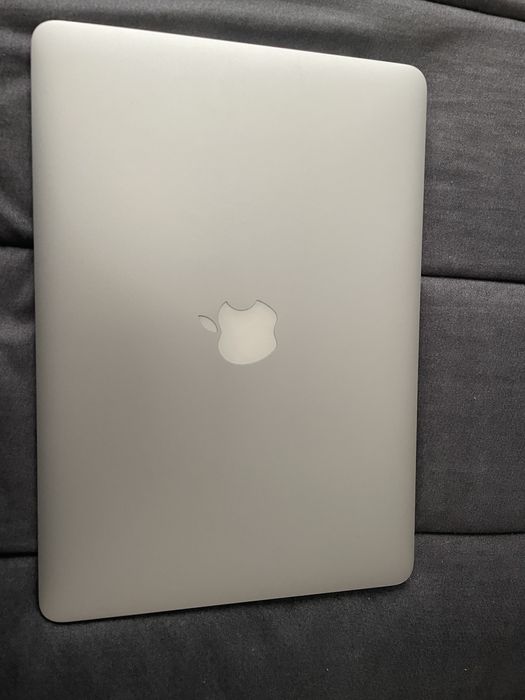 MacBook Air 13” Early 2015 – Перфектно състояние!
