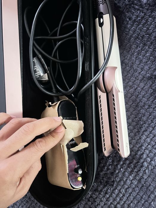 Aparat de îndreptat părul Dyson HT01 Airstrait