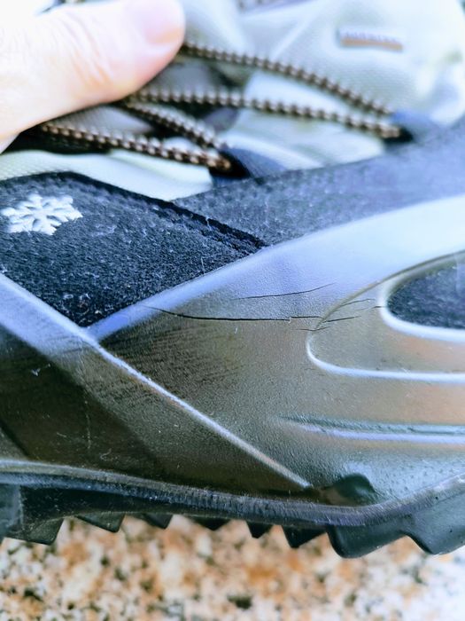 Lowa îmblănite Goretex pt lucru cu crăpături finuțe exterior