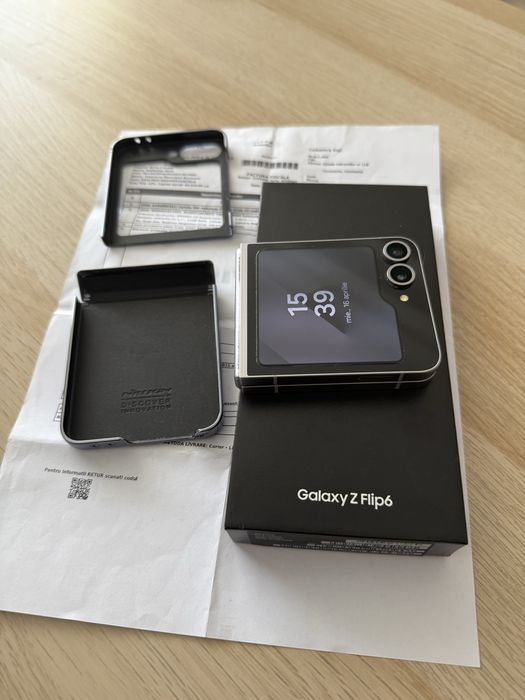 Samsung Galaxy Z Flip6 256 GB ca nou garantie factura