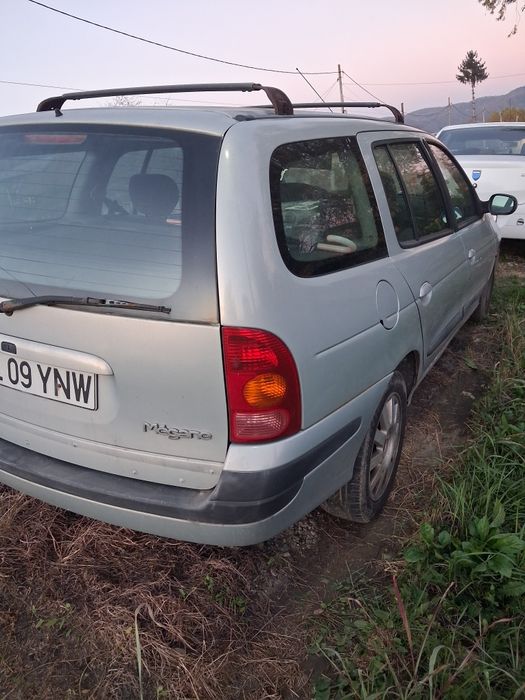 Vând Renault megan 1