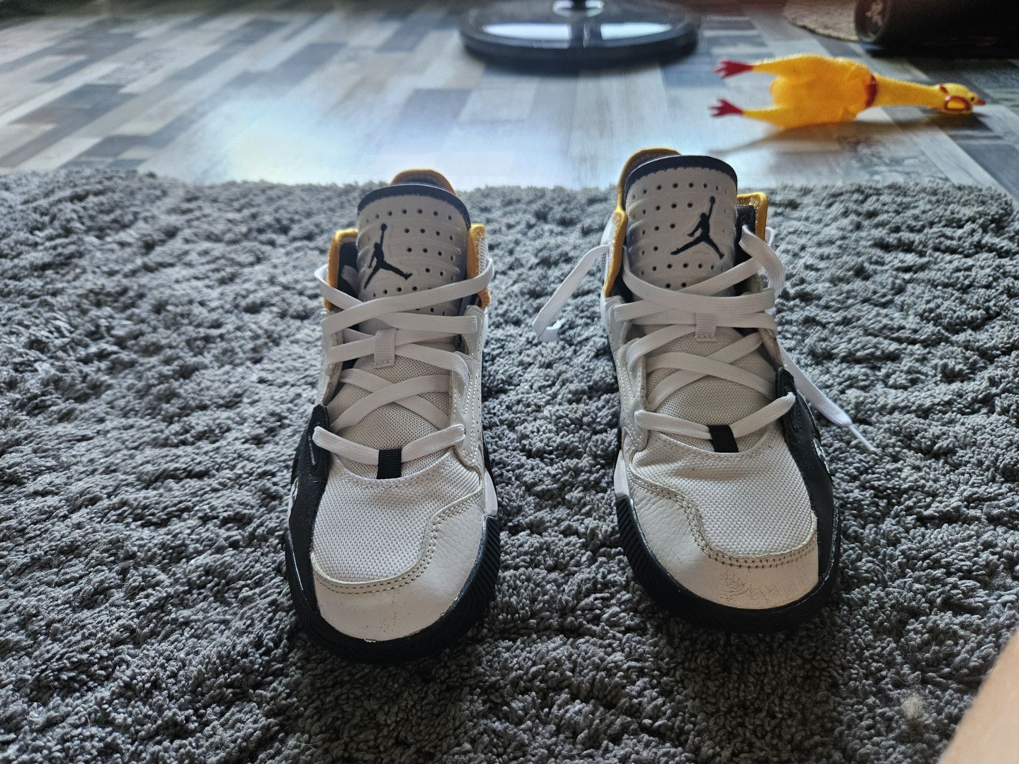 Jordan stay loyal 2
Jordan