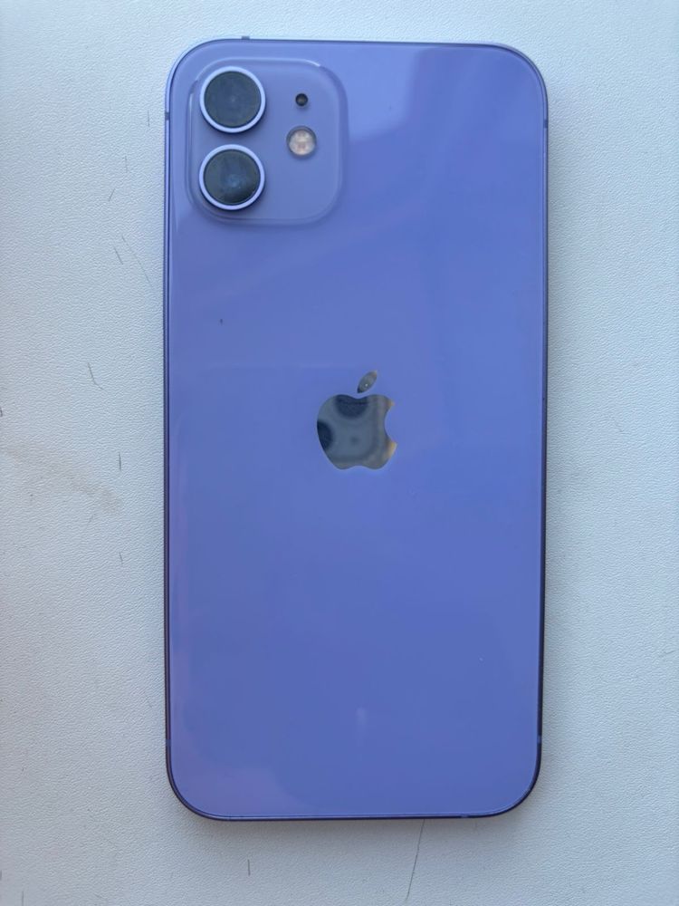 Продам айфон 12 память 128