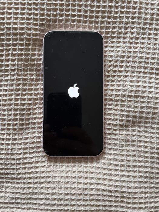 iPhone 15 – розов, 256GB, отлично състояние,с гаранция