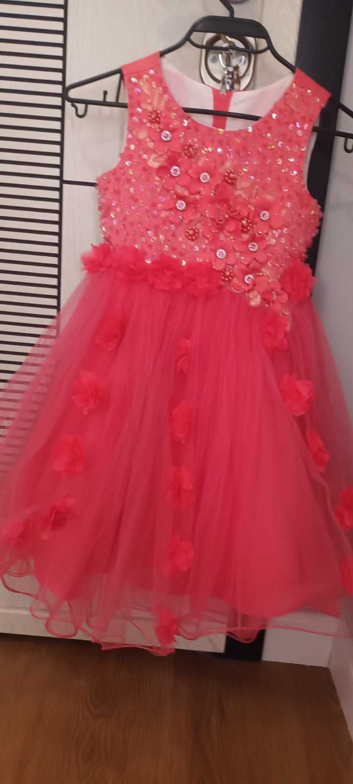 Официална рокля цвят корал